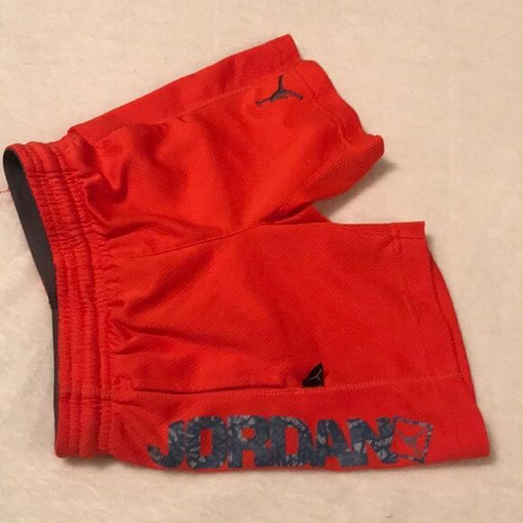 Air Jordan Shorts - Size S 4/5 - Picture 9 of 10